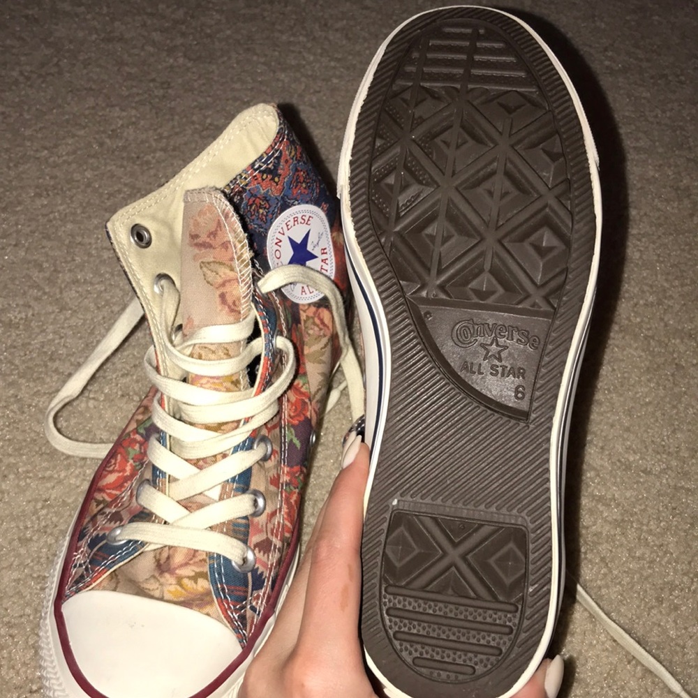 Converse - Picture 4 of 4